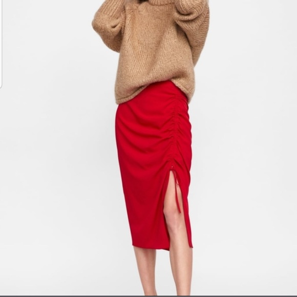 Chic Red Pencil Skirt - Picture 2 of 6